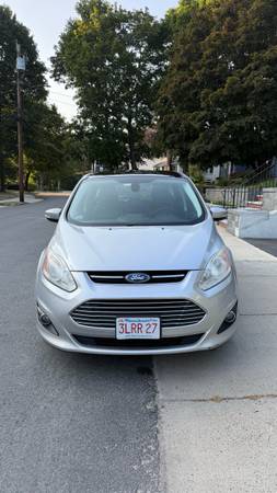 2013 Ford C-Max SEL híbrido - $3.999 (Stoneham)63470757584387124