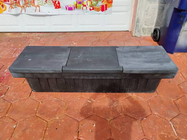 PICKUP TRUCK TOOLBOX 1