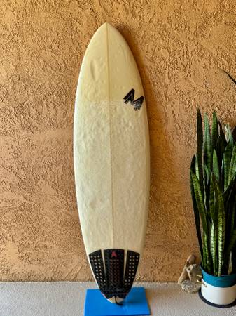 5’10” Matt Moore Rincon Designs Surfboard 1