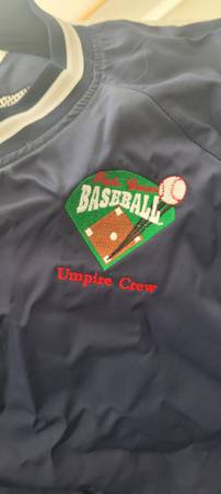 Umpire Pullover 1