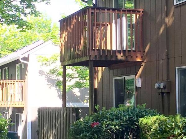 $1,425 / 2br - 847ft2 - Dishwasher, Patio, Refrigerator, Water, Sewer, Garbage Provided (VANCOUVER)63956789127682124