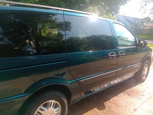 2001 Chevrolet Venture- 3rd Row Seating - $2,700 (Madison)63613817979649123