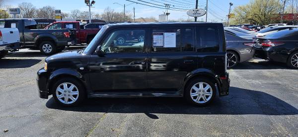 2006 Scion xB 5 puertas Wgn Automático (Nacional) - $6,750 (1634 NW Broad St Murfreesboro, TN 37129)63470581221251123