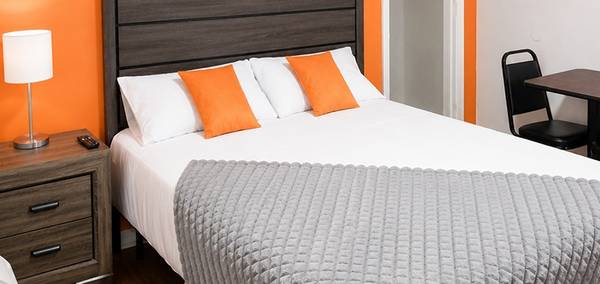 Flat Screen TVs, Fully Furnished, Onsite Laundry 1