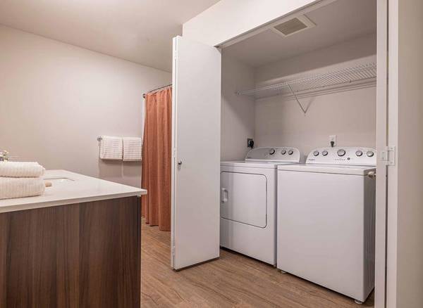 $2,638 / 3br - 1181ft2 - Encimeras de cuarzo con acabados de alta gama, Refugios para picnic con parrillas (Kitsap)63688567533057123
