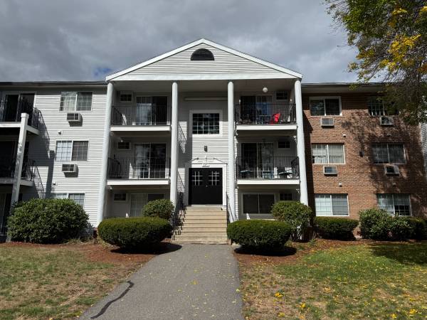 $1,712 / 1br - 803ft2 - Garden style 1-Bedroom Condo w/ Heat, H/W & more. Cats Welcome (385 Huse Rd., Manchester)63931653454851121