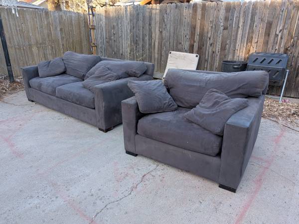 Free Couch 1