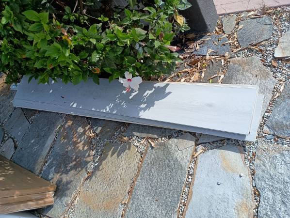 Vinyl planks. 1