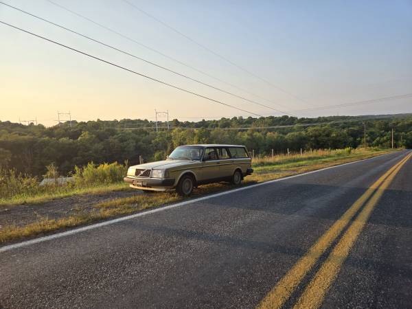 1988 Volvo 240 - $6.800 (Columbia)63470259310339122