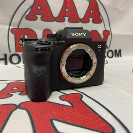 Sony Alpha 7 IV 33.0MP Mirrorless Camera BODY ONLY W/ Battery (2920 Shutter Coun 1