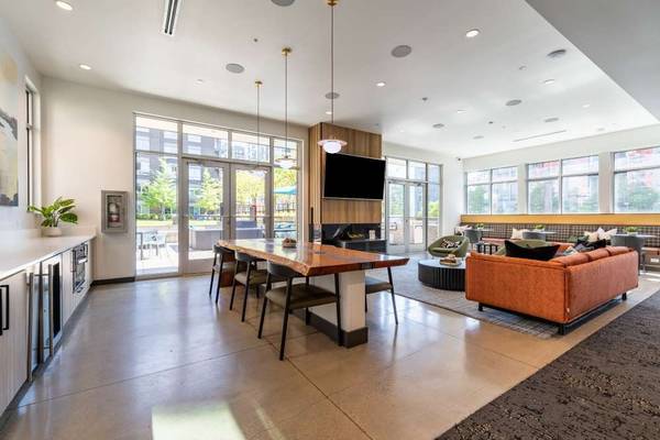 $2,300 / 1br - 640ft2 - EV Charging Stations, Stainless-Steel GE Appliances, 1BD 1BA (2900 1st Ave, Seattle, WA)63845962829441121