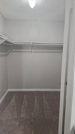 $2,695 / 2br - 900ft2 - Super specious remodeled  2BD. +1BA.  $2695!!!! (Vista)63998603156355124