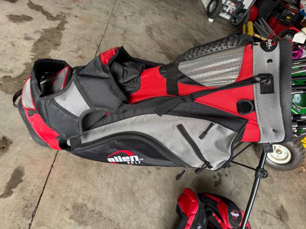 Beautiful complete set of Alien Warp 7 golf clubs everything you need. 1