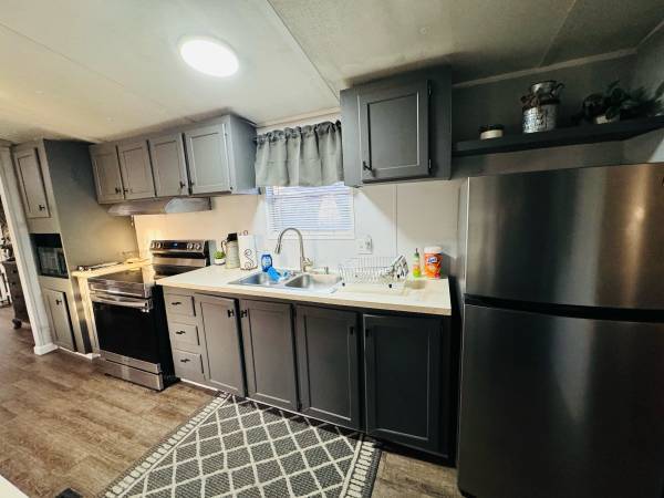 $550 / 1br - Habitación elegante en alquiler en West Salem - ¡5 minutos del centro! (West Salem)63660478479235121