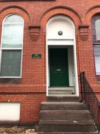$1,250 / 2br - 650ft2 - Spacious 2 bedroom apartment located close to MICA63694818040321120
