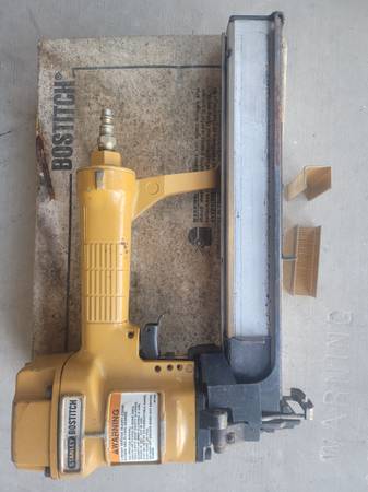 Staple Gun & Box of Staple 1