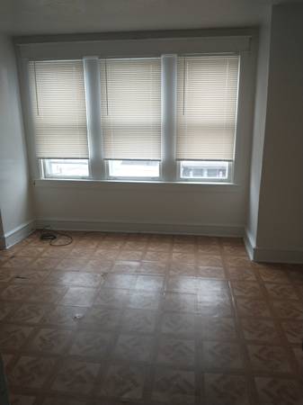 $145 / 1br - Affordable & Large Sized Room  - $145/Week - All Utilities Included! (Philadelphia)63666799560065120
