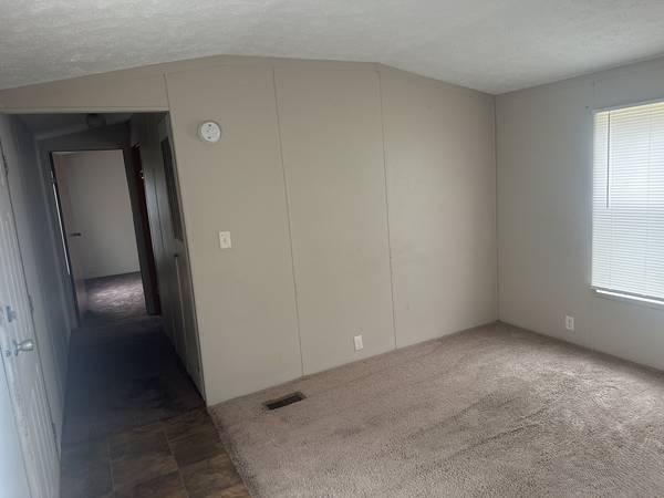 $39,500 / 3br - 980ft2 - 2001 Champion 14x70 3 bedroom, 2 bath (Taylor)63845959281539121