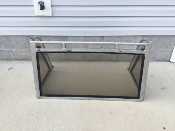 Aluminum Frame Three Piece Center Console Windshield 1