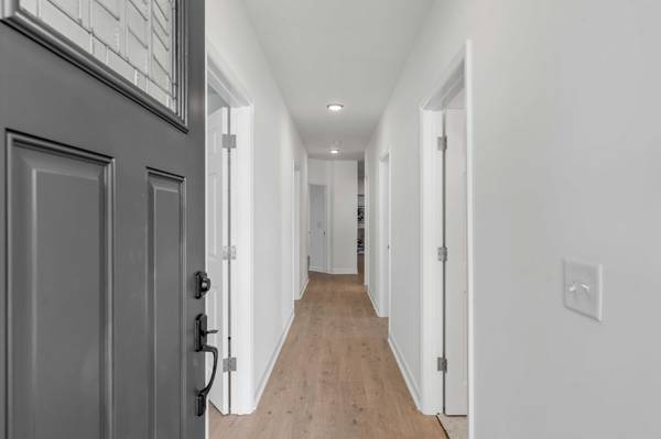 $4950.00 / 4br - 1432ft2 - Charming 4 Bed, 2 Bath Unit in Wagener Terrace64016104989057123