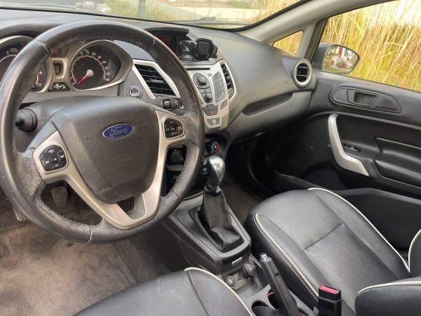 2011 Ford Fiesta - $4,800 (santa rosa)63470225832963124