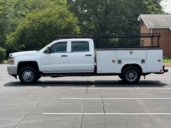 2016 Chevrolet Silverado 3500HD - Photo 2
