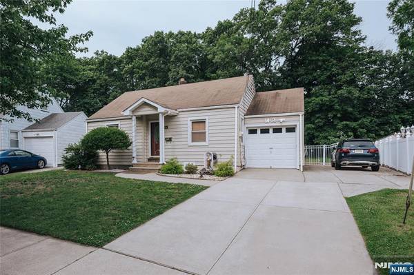 Home, Family, Love - Res Lease in Clifton. 3 Beds, 2 Baths 1