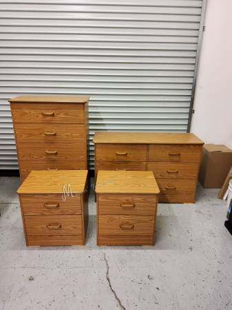 Oak Bedroom Dresser Set 1