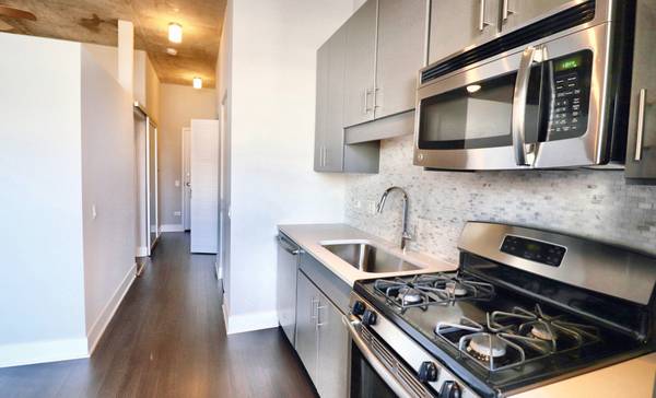$2,260 / 1br - South Loop Convertible Apartment W/D, Pool, Gym, Balcony (South Loop)63898731146499123