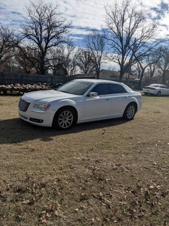 2012 Chrysler 300 LIMITED 1