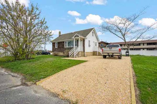 $2200.00 / 2br - 800ft2 - WINTER RENTAL 9/06-5/31 in the heart on Channel Dr.63667096965377121