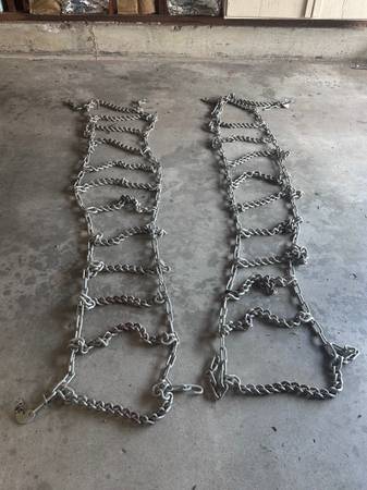 Compact tractor tire chains 1