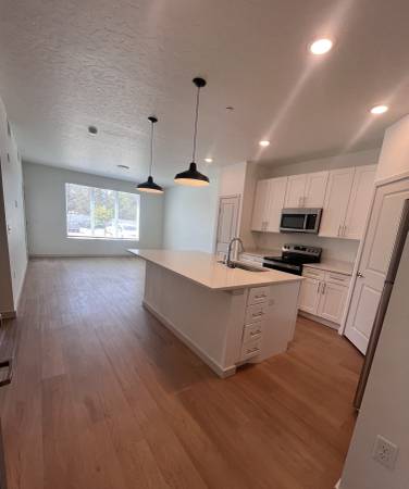 $1,375 / 1br - 777ft2 - The Station Apartments at Gateway – 1BR/1BA Apartment w/ Modern Finish (Nampa)64037557008001122
