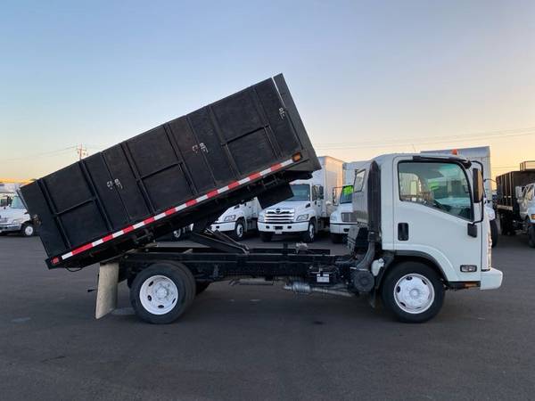2017 Isuzu NPR HD - Photo 4
