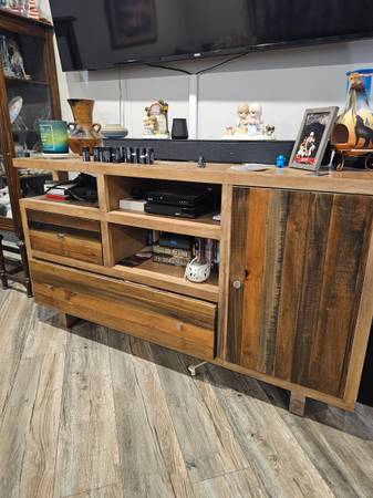 Solid Wood TV Sta d 1