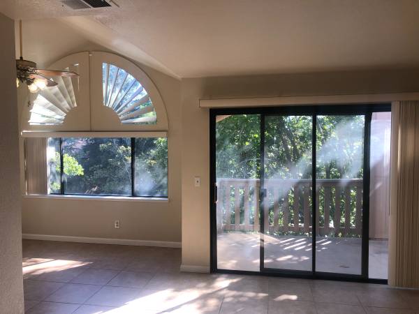 $3,200 / 2br - 1105ft2 - Amplio condominio de 2 habs / 2 baños en un tranquilo barrio residencial (morgan hill)63657913545859120