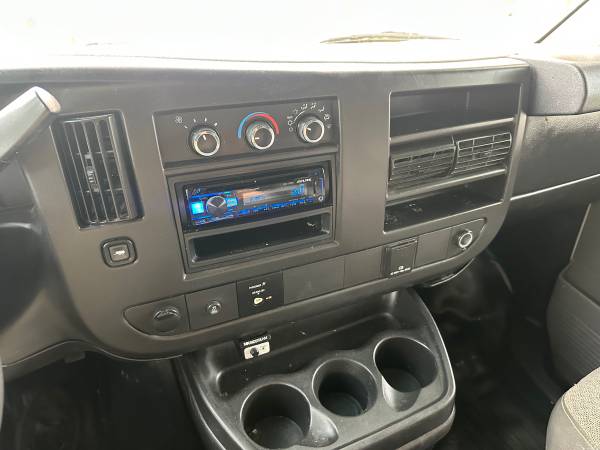 2015 Chevrolet Express 2500 Running - Photo 15
