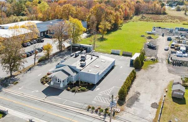 $1,400,000 / 5200ft2 - Turn Key Restaurant- Full liquor License- Immaculate! MUST SEE (Warren)64306621890945121