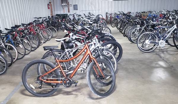VENTA DE BICICLETAS MÓVIL 8/16 - 8/17 de 10 a.m. a 4 p.m. Trek, Specialized y más - $150 (Racine)63441466790785121