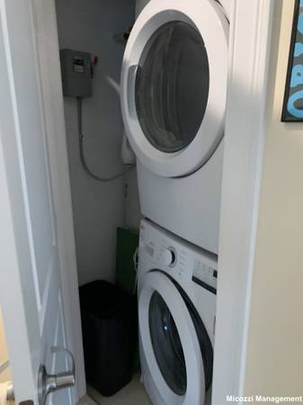 $2,995 / 2br - 838ft2 - *NO BROKER FEE* Top floor unit, 2 full bath, W/D in unit *NOW* (Somerville)63699295045889124