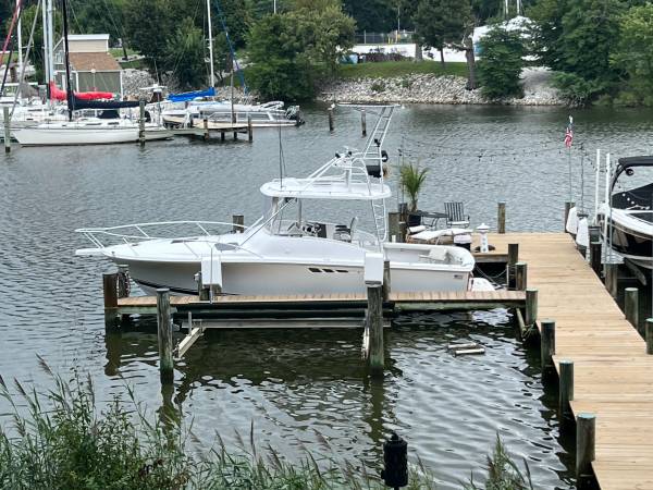 1999 Luhrs Sportfish 1