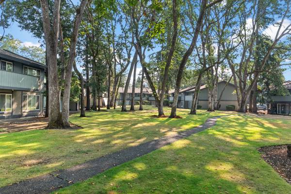 $1,899 / 2br - 1046ft2 - Interactive Walking Trail, Situated in Lakewood!, 2B/2B (8200 Bridgeport Way Southwest, Lakewood, WA)63838111309187124