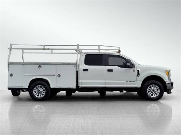 2019 Ford F-350SD Diesel 4x4 4WD XLT Crew Cab/Chassis - $45,999 (Silveira GMC)63469884635265123