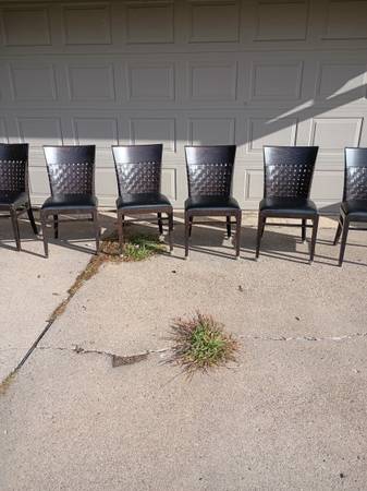 6 Dining Room Chairs 1