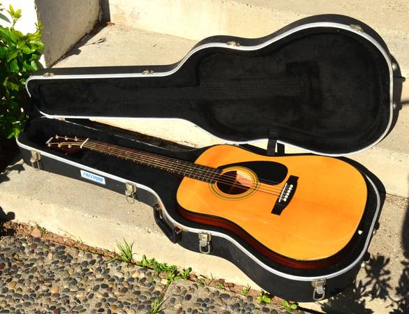 Yamaha FD01S Solid Top Acoustic Guitar w/Freedom Hardshell Case 1