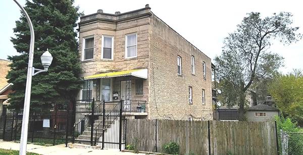 AVAILABLE NOW - Charming Chicago Apartment in Beautiful Greystone 1