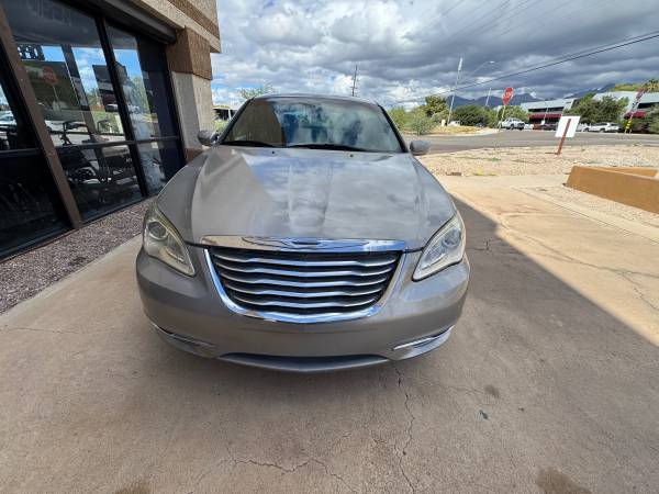2012 Chrysler 200 1