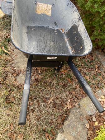 Husky Wheelbarrow 1