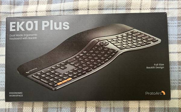 ProtoArc EK01 wireless ergonomic keyboard 1