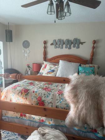 Queen size bed 1